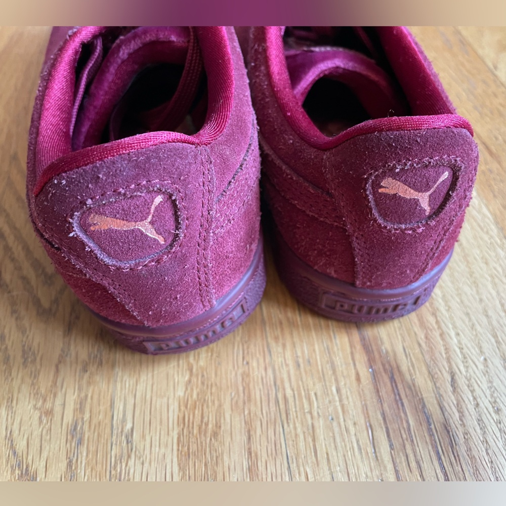 Puma Women's Suede Classic Velvet Casual Sneakers - Picture 5 of 11